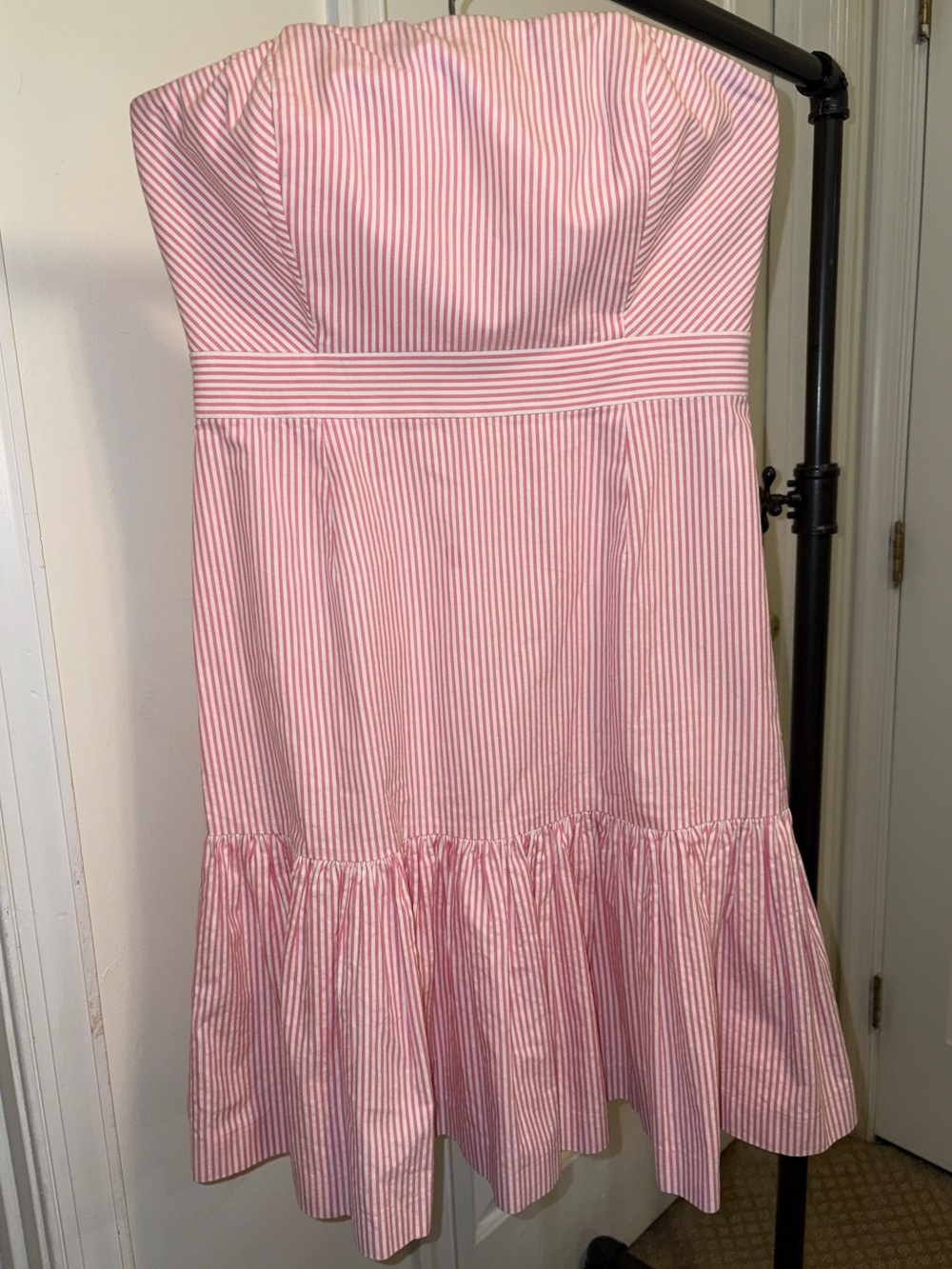 Vineyard Vines Yarn Dye Stripe Seersucker Strapless Dress Size: 2 Color:Flamingo